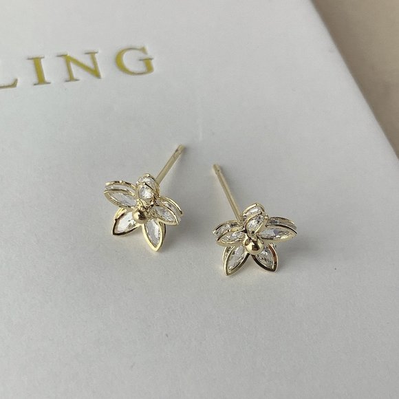 [14K Gold Plated] Flower Stud Earrings - Picture 2 of 9
